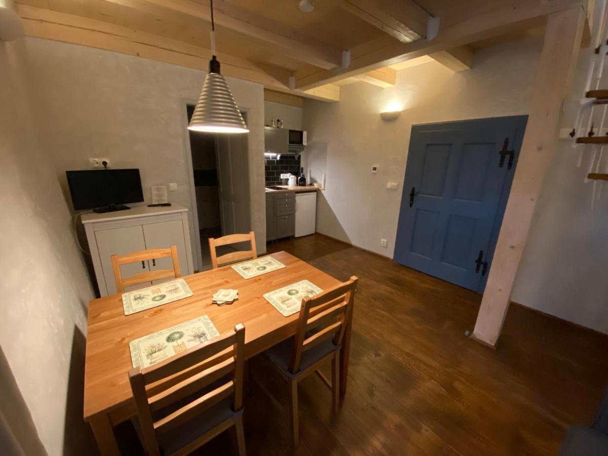 U Dr. Fausta Apartment Славонице Екстериор снимка