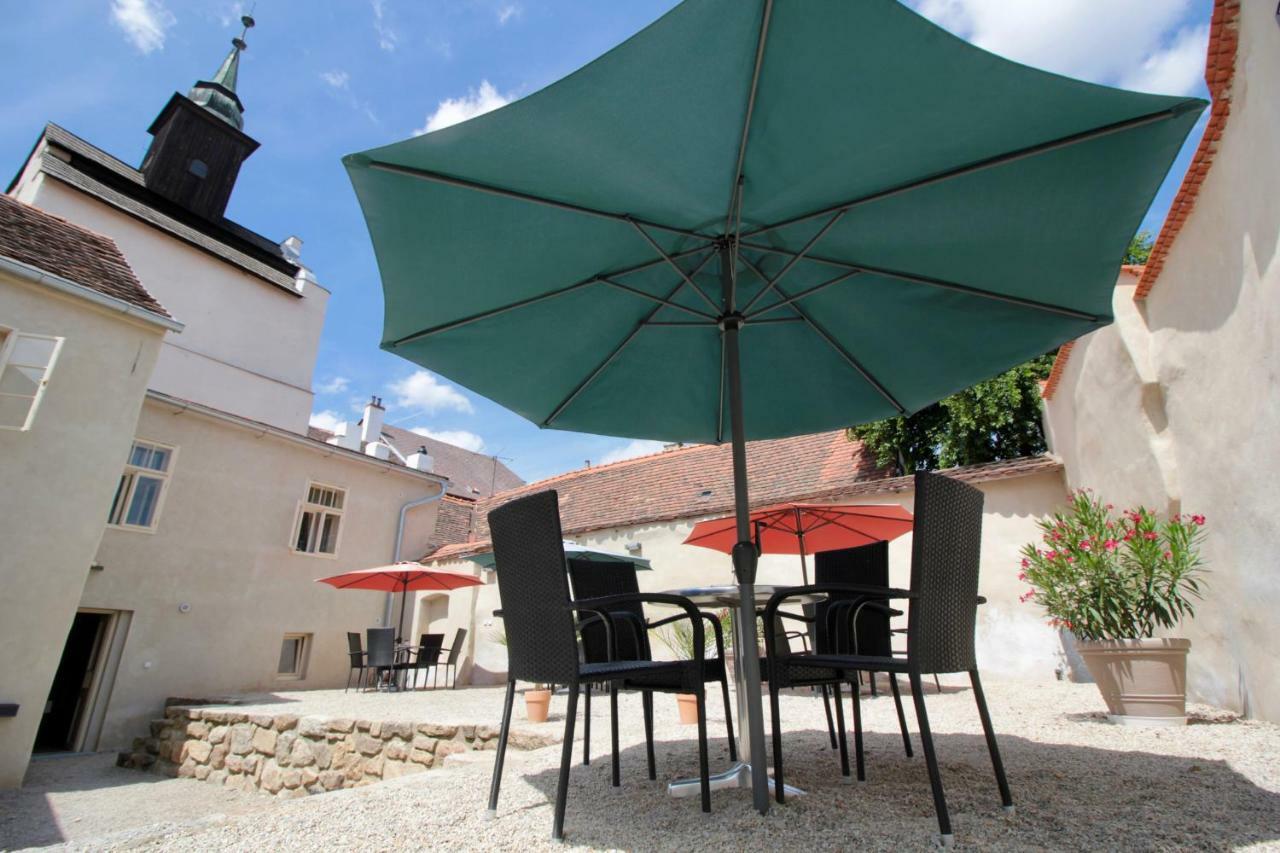 U Dr. Fausta Apartment Славонице Екстериор снимка
